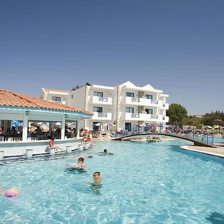 Lindia Thalassa Πεύκος